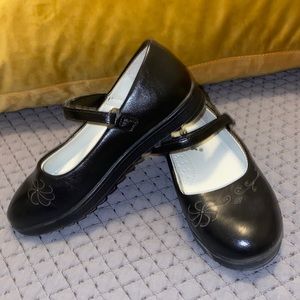 BWear Black Shoes